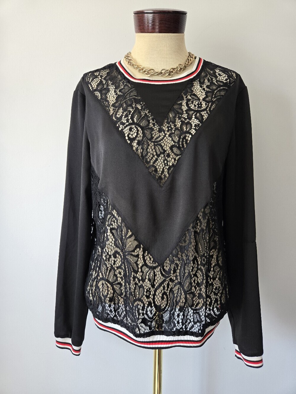 Guess Black Satin And Lace Popover Top. Size Small